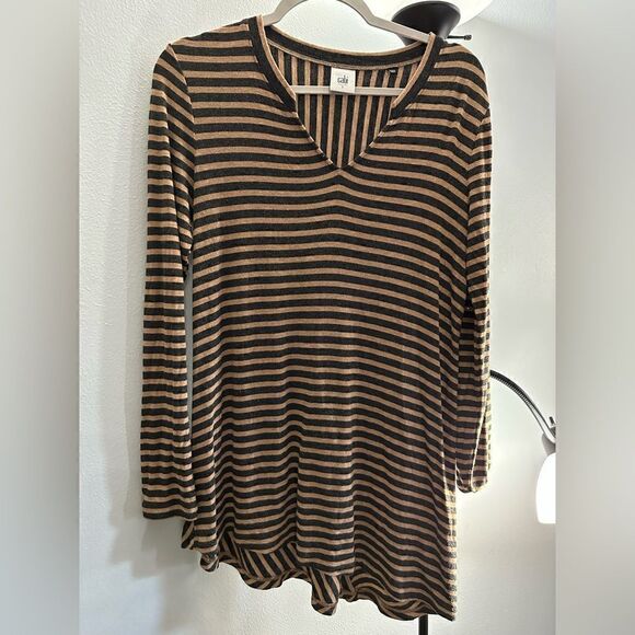 CAbi Slant Tee Tunic Style 3629 Size Small - Picture 10 of 16